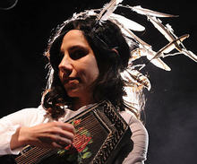 PJ Harvey live