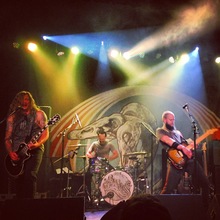 Baroness live