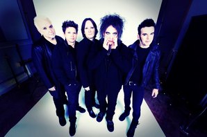 Watch The Cure kick off their first tour of North America