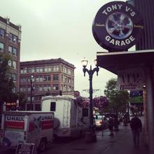 Tony V's Garage, Everett