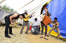 Pascuala Ilabaca y Fauna Concert Tickets - 2026 Tour Dates