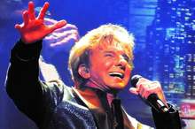 Barry Manilow live.