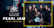 Pearl Jam live.