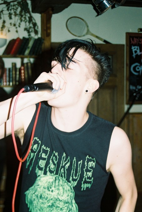 Throwing Stuff — Wahl Bar -, 2013-06-06