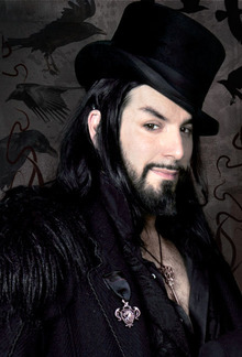 Aurelio Voltaire live.