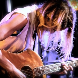 Gemma Hayes live