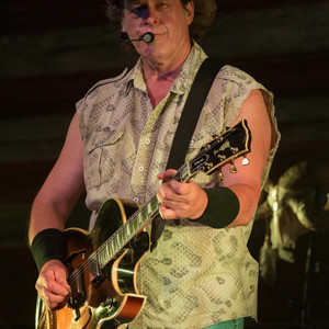 Ted Nugent live.